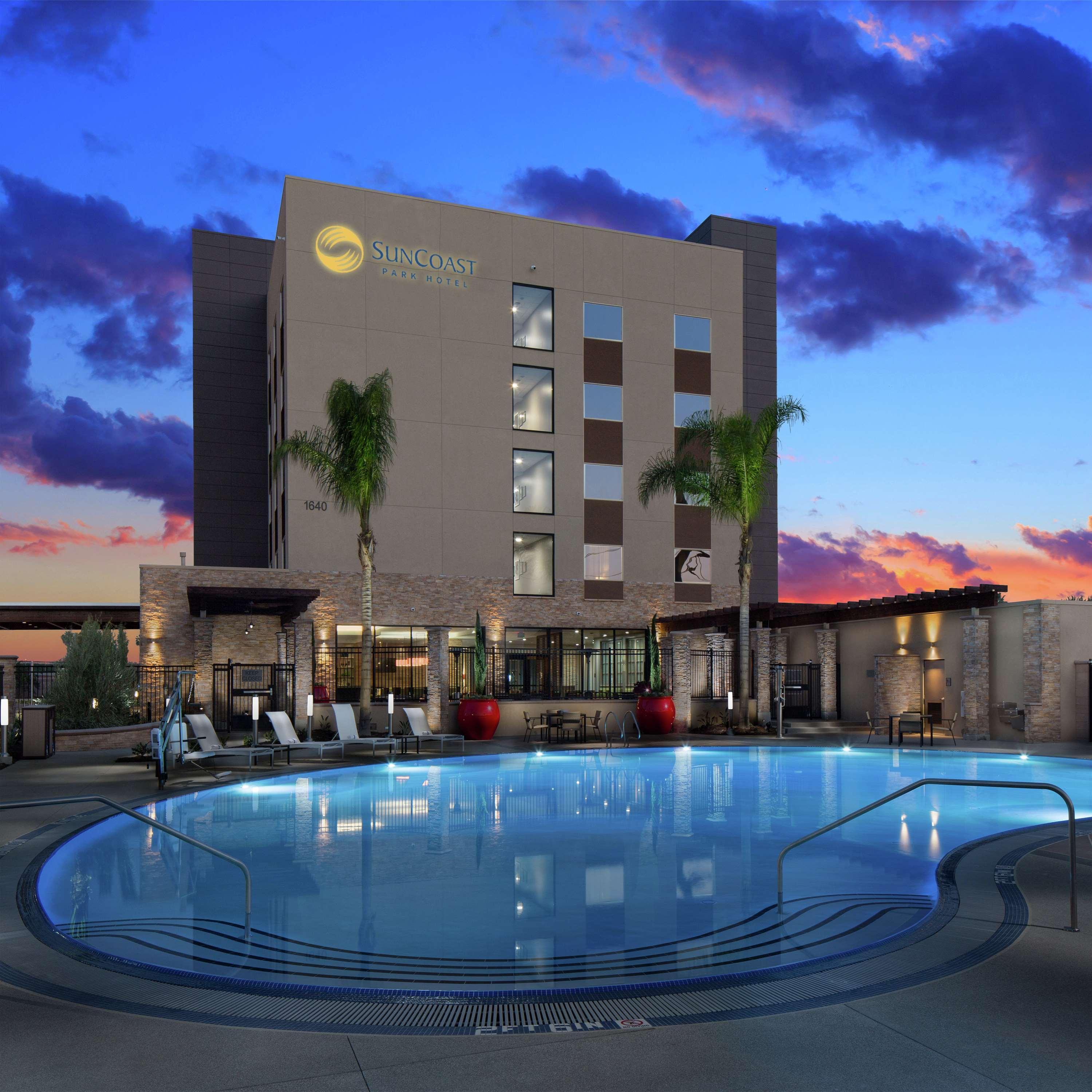 Suncoast Hotel Anaheim, Tapestry Collection By Hilton Kültér fotó